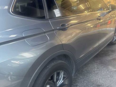Certified 2023 Volkswagen Tiguan SE w/ Panoramic Sunroof Package FWD image 16