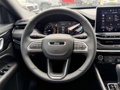 Used 2024 Jeep Compass Latitude w/ Altitude Special Edition AWD/4WD image 19