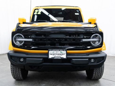 Used 2022 Ford Bronco Outer Banks image 2