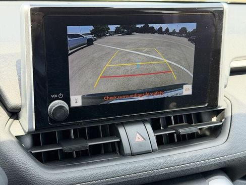 Used 2025 Toyota RAV4 LE AWD/4WD image 18