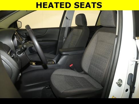 Used 2022 Chevrolet Equinox LT image 3