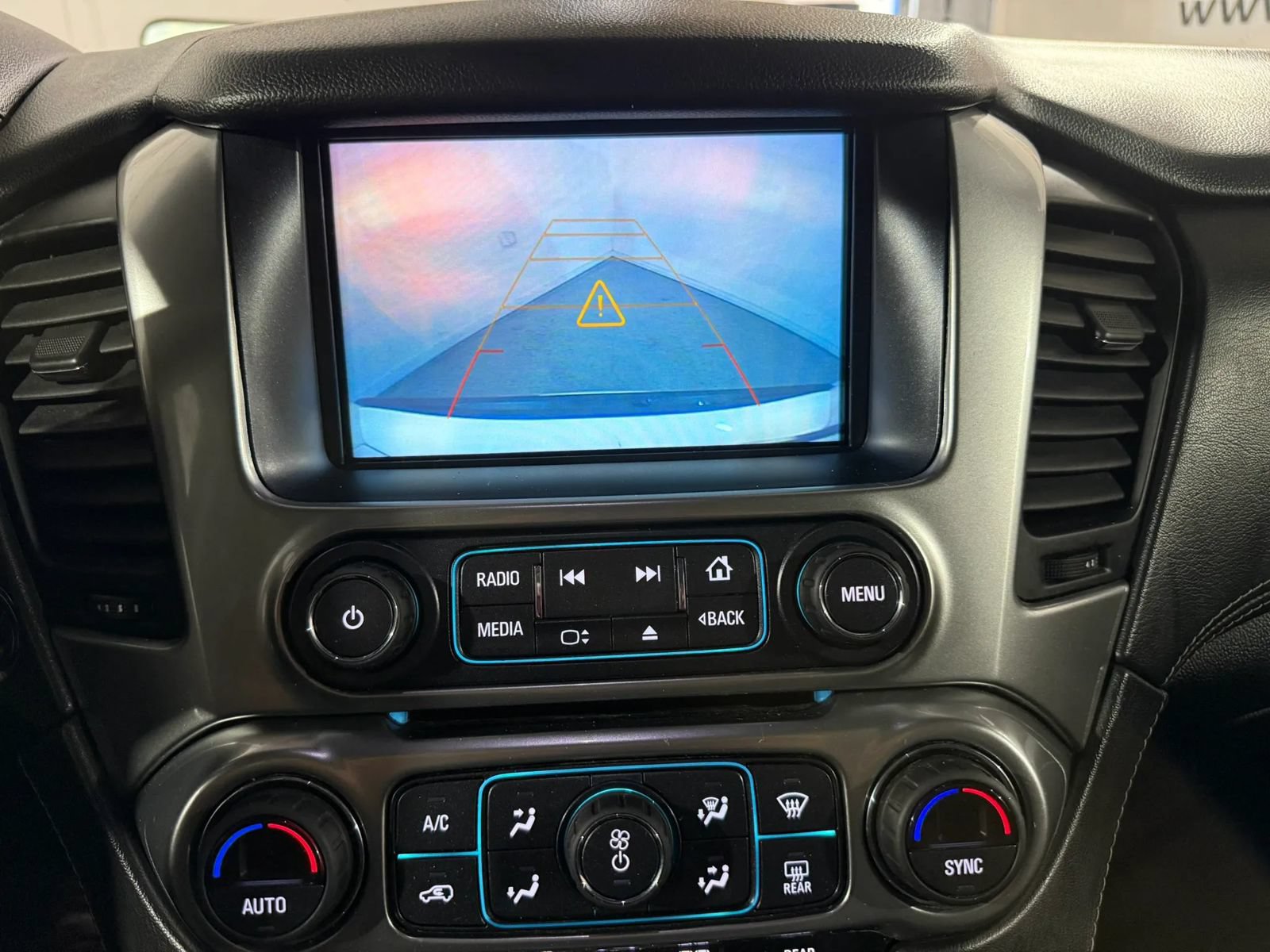 Used 2019 Chevrolet Suburban LT AWD/4WD image 43