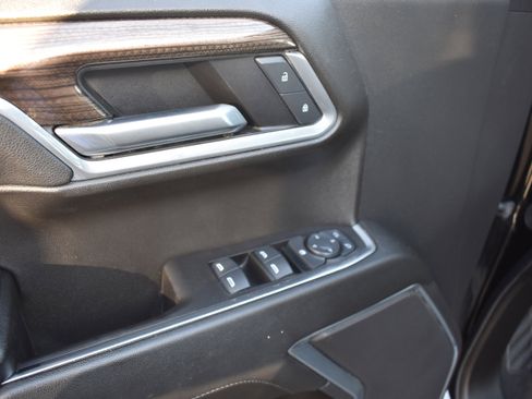 Used 2025 Chevrolet Silverado 1500 LT AWD/4WD image 24