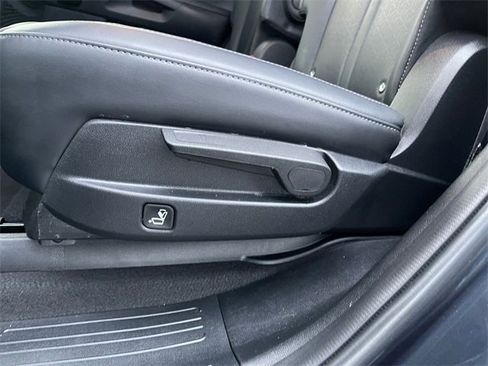 Used 2024 Kia Sorento EX image 18