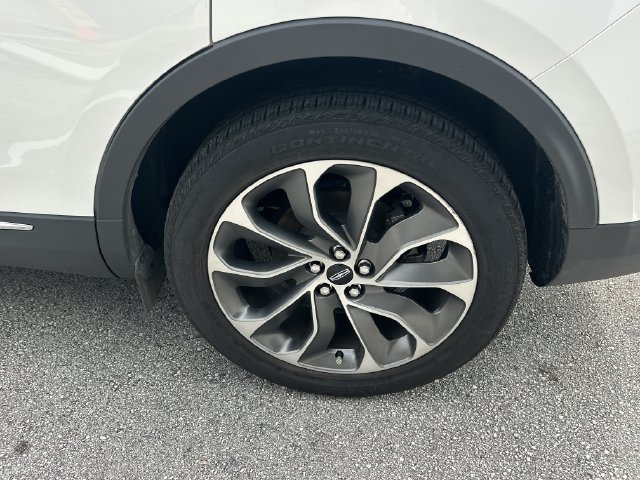 Certified 2022 Lincoln Nautilus Reserve FWD image 11