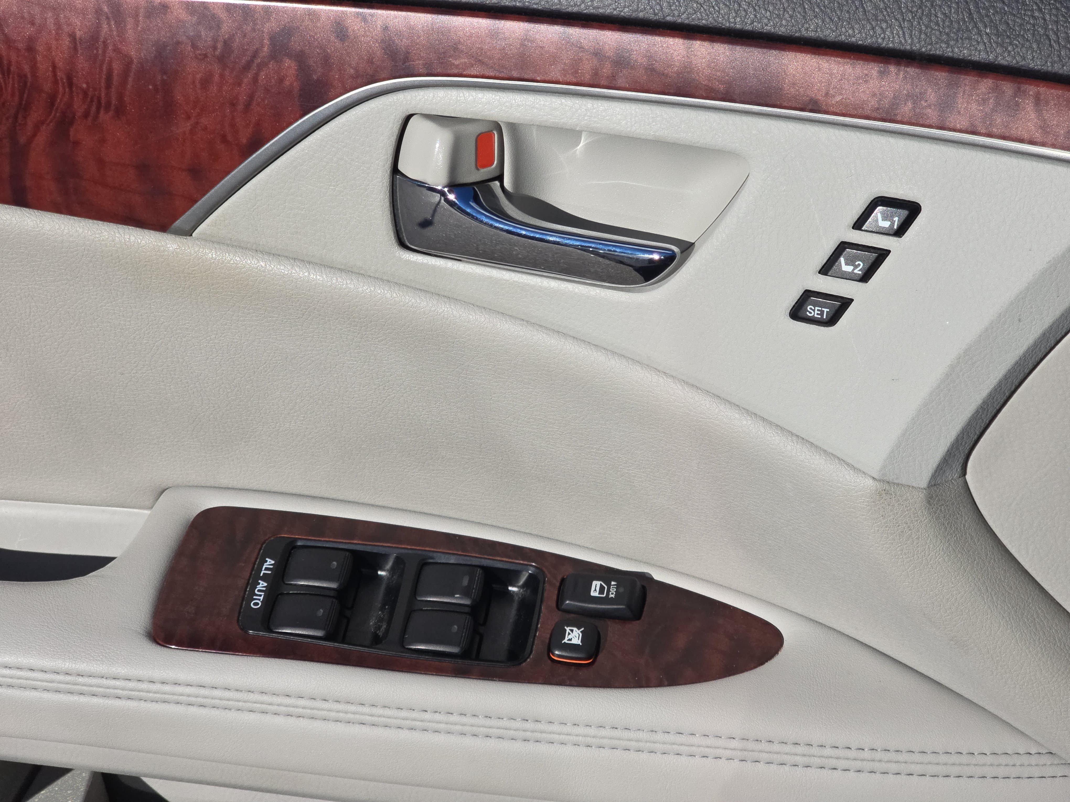 Used 2012 Toyota Avalon Limited FWD image 27