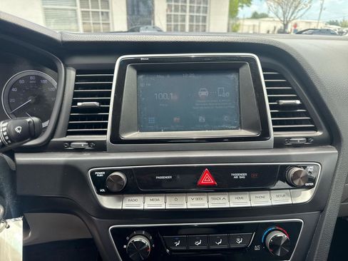 Used 2019 Hyundai Sonata SE FWD image 14