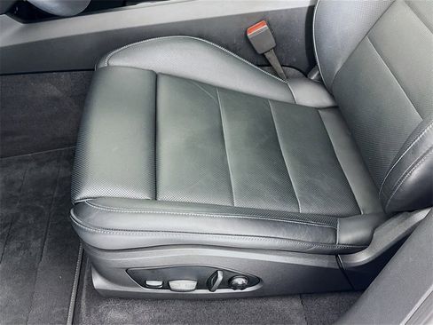 Used 2025 Porsche Macan Turbo Electric image 13