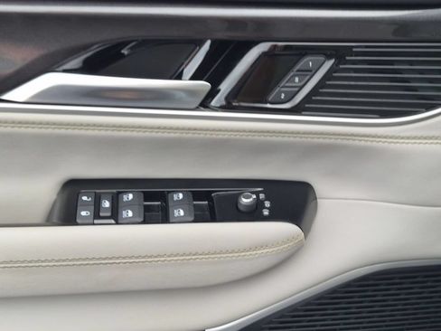 Certified 2024 Jeep Wagoneer 4WD w/ Premium Group I image 11
