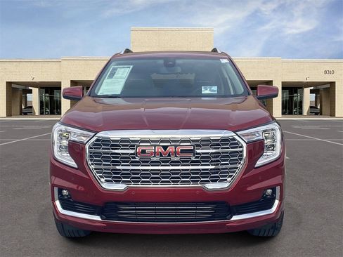 Used 2023 GMC Terrain Denali image 2