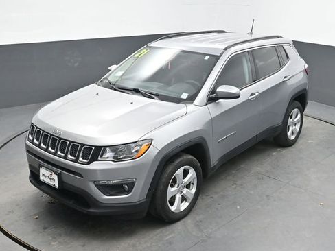 Used 2021 Jeep Compass Latitude image 26
