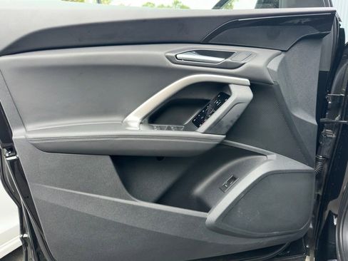 Used 2025 Audi Q5 Premium w/ Convenience Package image 15