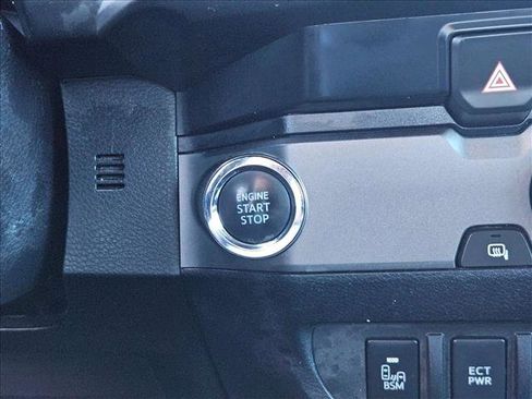 Used 2022 Toyota Tacoma TRD Off-Road w/ Technology Package RWD image 15