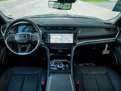 New 2026 Jeep Grand Cherokee L Limited AWD/4WD image 15