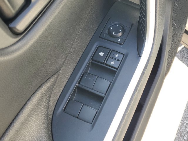 Used 2021 Toyota RAV4 LE FWD image 25