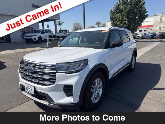 Used 2025 Ford Explorer Active RWD image 1