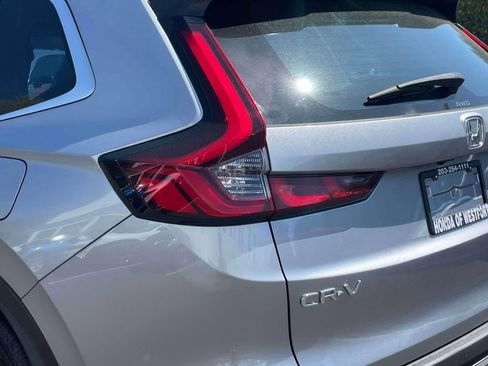 Used 2024 Honda CR-V LX image 9