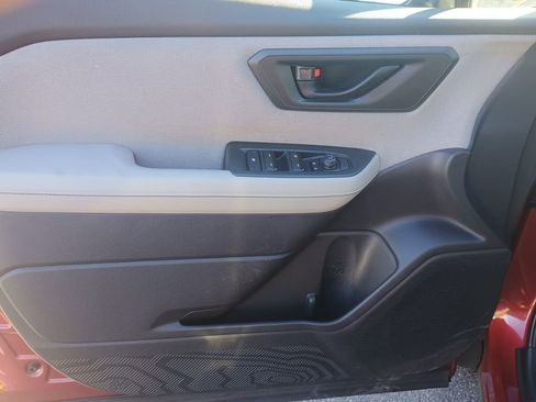 Certified 2025 Subaru Forester Base image 10