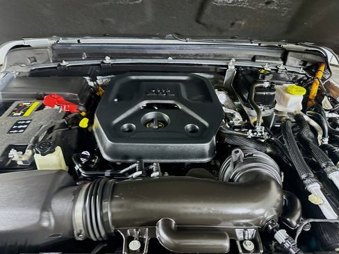 Used 2024 Jeep Wrangler Sport S image 32