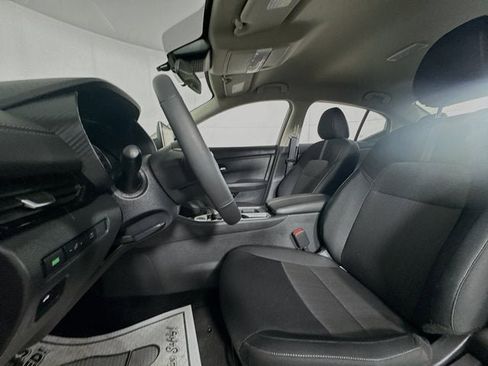 Certified 2025 Nissan Sentra SV w/ All-Weather Package image 17