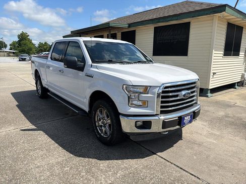 Used 2015 Ford F150 XLT w/ Equipment Group 302A Luxury AWD/4WD image 11