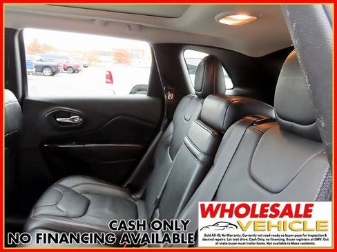 Used 2015 Jeep Cherokee Trailhawk w/ Comfort/Convenience Group image 10