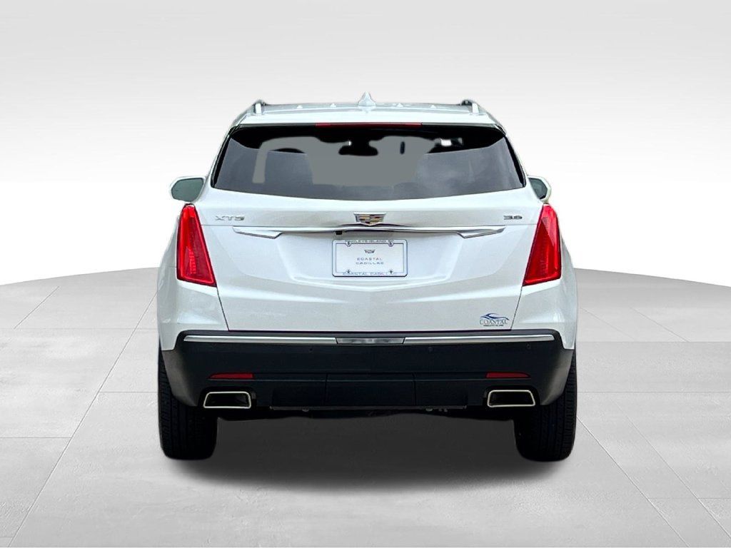 Used 2017 Cadillac XT5 Premium Luxury w/ Driver Assist Package FWD image 15