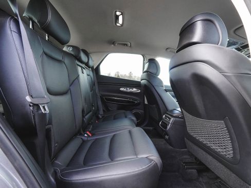 Used 2025 Genesis GV70 2.5T image 36