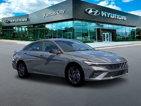 New 2026 Hyundai Elantra Sport FWD image 10