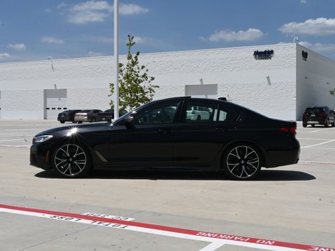 Used 2021 BMW M550i xDrive AWD/4WD image 6