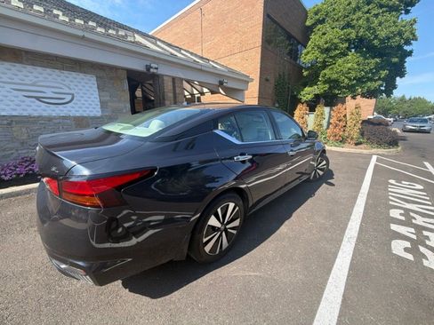 Used 2019 Nissan Altima 2.5 SL FWD image 5