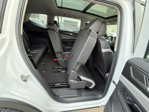 New 2026 Volkswagen Atlas Peak Edition image 25