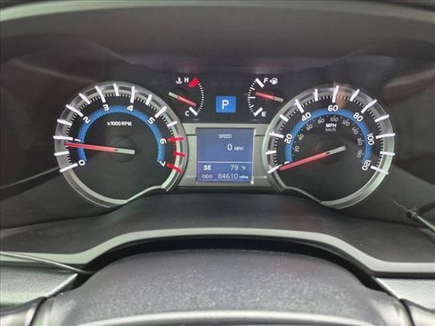 Used 2018 Toyota 4Runner SR5 AWD/4WD image 11