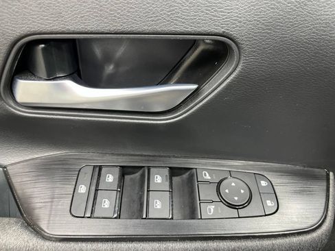 Used 2025 Nissan Kicks SV FWD image 29
