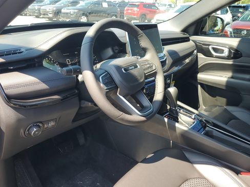 New 2026 Jeep Compass Latitude AWD/4WD image 13