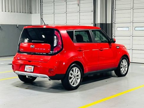Used 2019 Kia Soul + FWD image 18