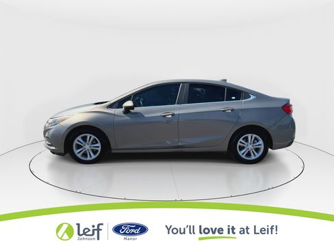 Used 2018 Chevrolet Cruze LT image 5