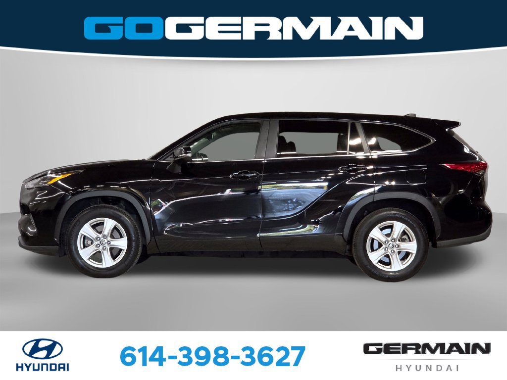 Used 2023 Toyota Highlander L FWD image 12