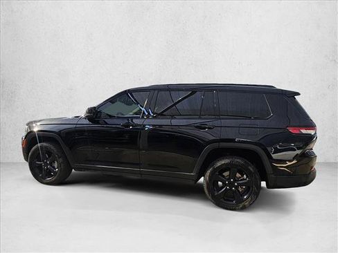 Used 2023 Jeep Grand Cherokee L Limited w/ Luxury Tech Group II AWD/4WD image 8