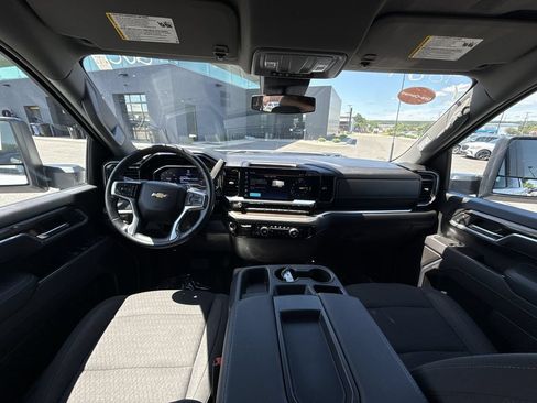 Used 2025 Chevrolet Silverado 2500 LT w/ Convenience Package AWD/4WD image 10