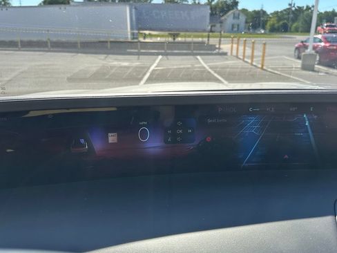 Used 2025 Lincoln Nautilus Premier w/ Equipment Group 102A AWD/4WD image 30