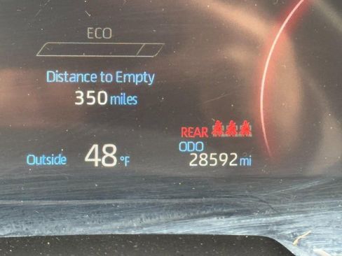 Used 2025 Toyota RAV4 XLE image 19