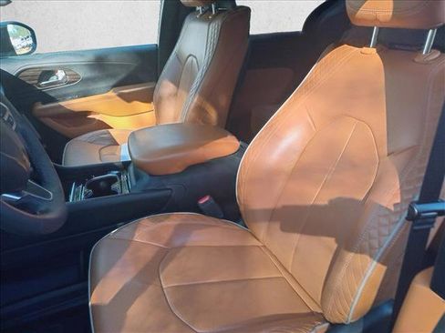 Used 2022 Chrysler Pacifica Pinnacle image 18