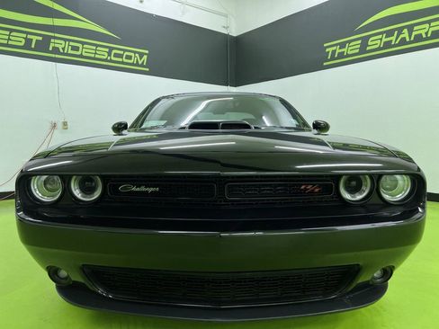 Used 2018 Dodge Challenger R/T RWD image 3