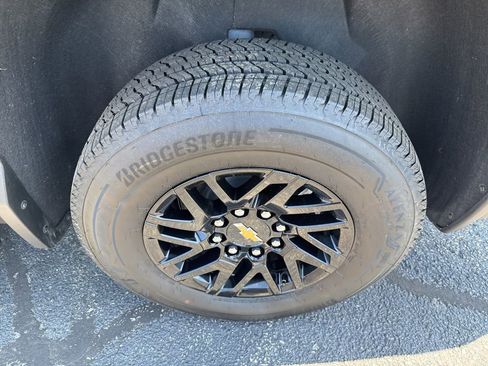 Used 2025 Chevrolet Silverado EV LT image 10