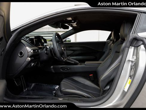 Used 2025 Aston Martin V8 Vantage Coupe image 43