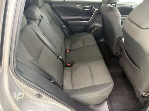 Used 2021 Toyota RAV4 XLE FWD image 25