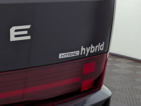 Used 2024 Hyundai Santa Fe Limited AWD/4WD image 11