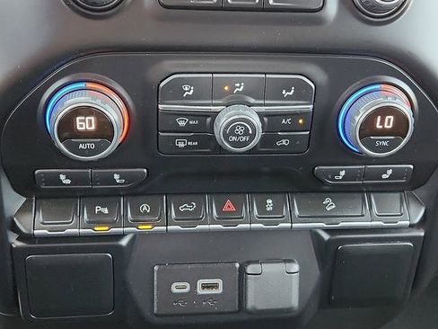 Certified 2022 Chevrolet Silverado 1500 LT w/ Z71 Off-Road Package AWD/4WD image 19