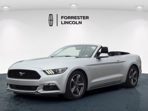 Used 2015 Ford Mustang Convertible w/ Equipment Group 051A image 4